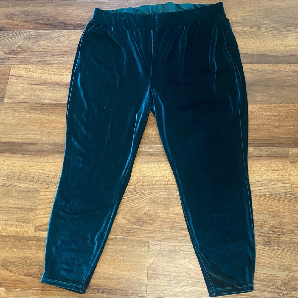 Torrid Plus Size Green Velvet Leggings‎